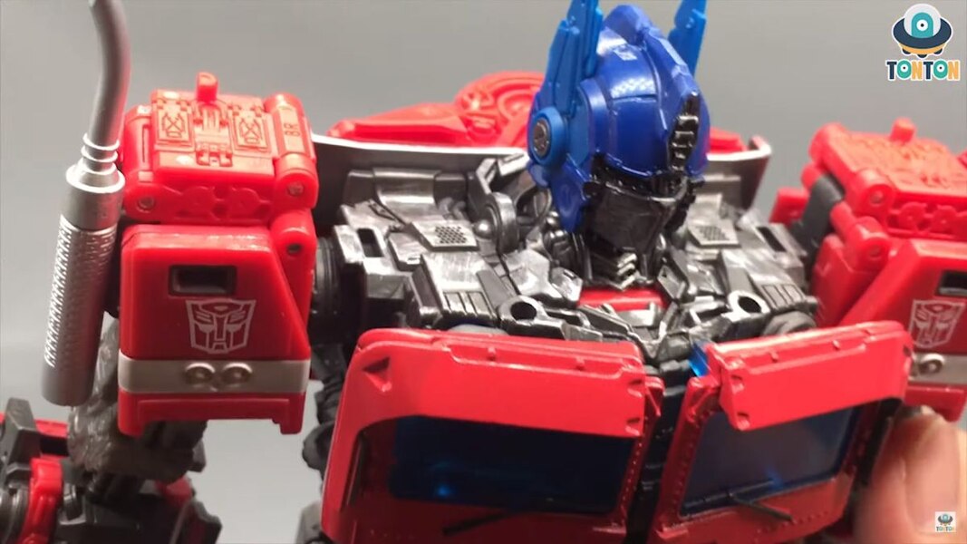 Transformers Masterpiece MPM 12 Optimus Prime  (11 of 43)